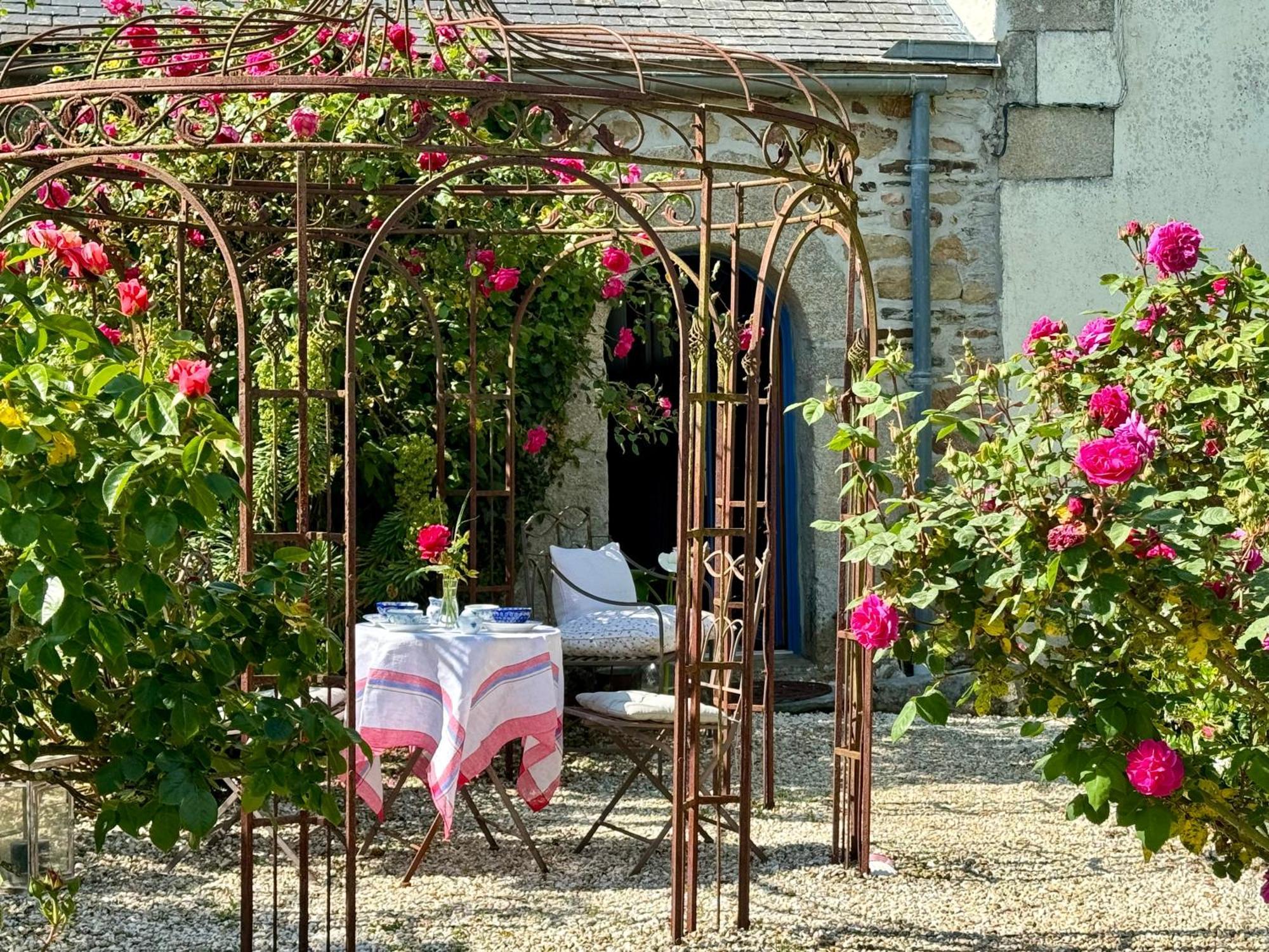 Chez Nosch Bed & Breakfast Plouegat-Guerand Exterior foto
